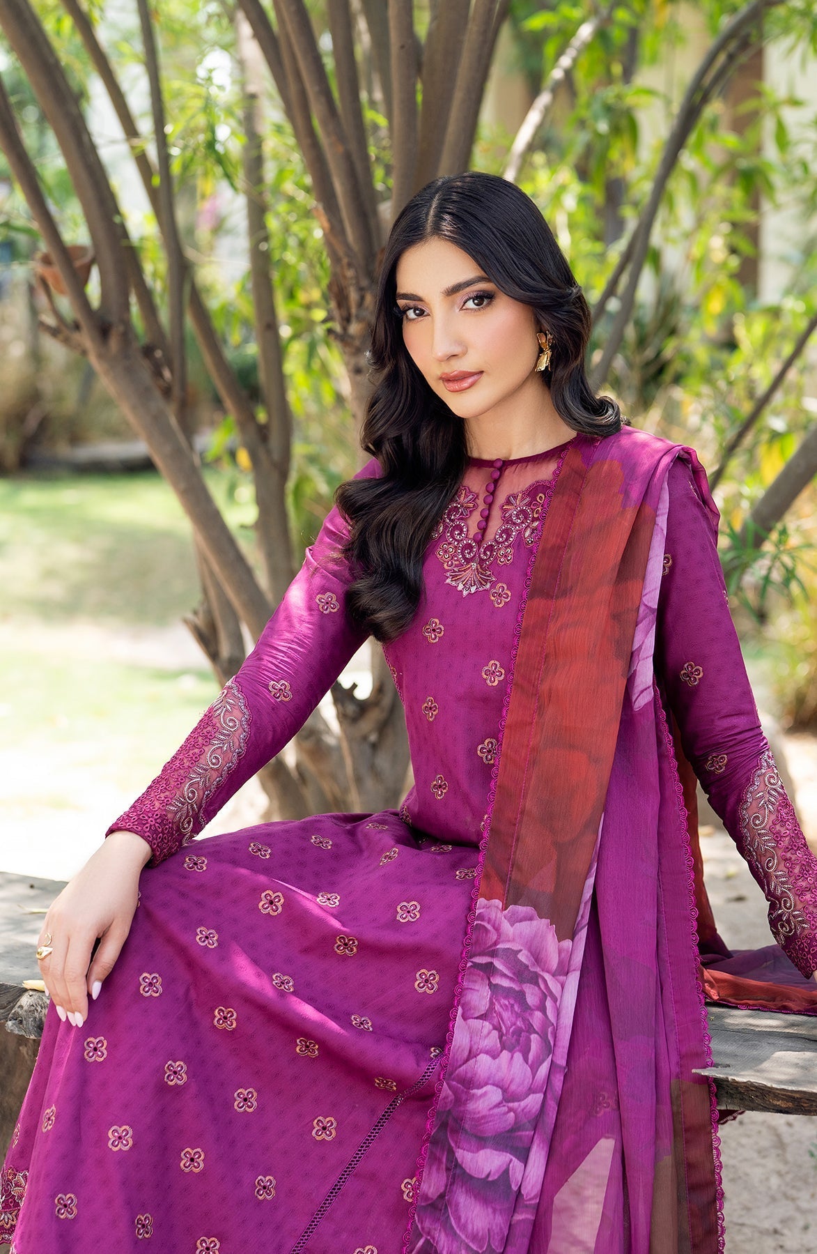 Zarif | Nura Textured Lawn 25 | MEHMAL