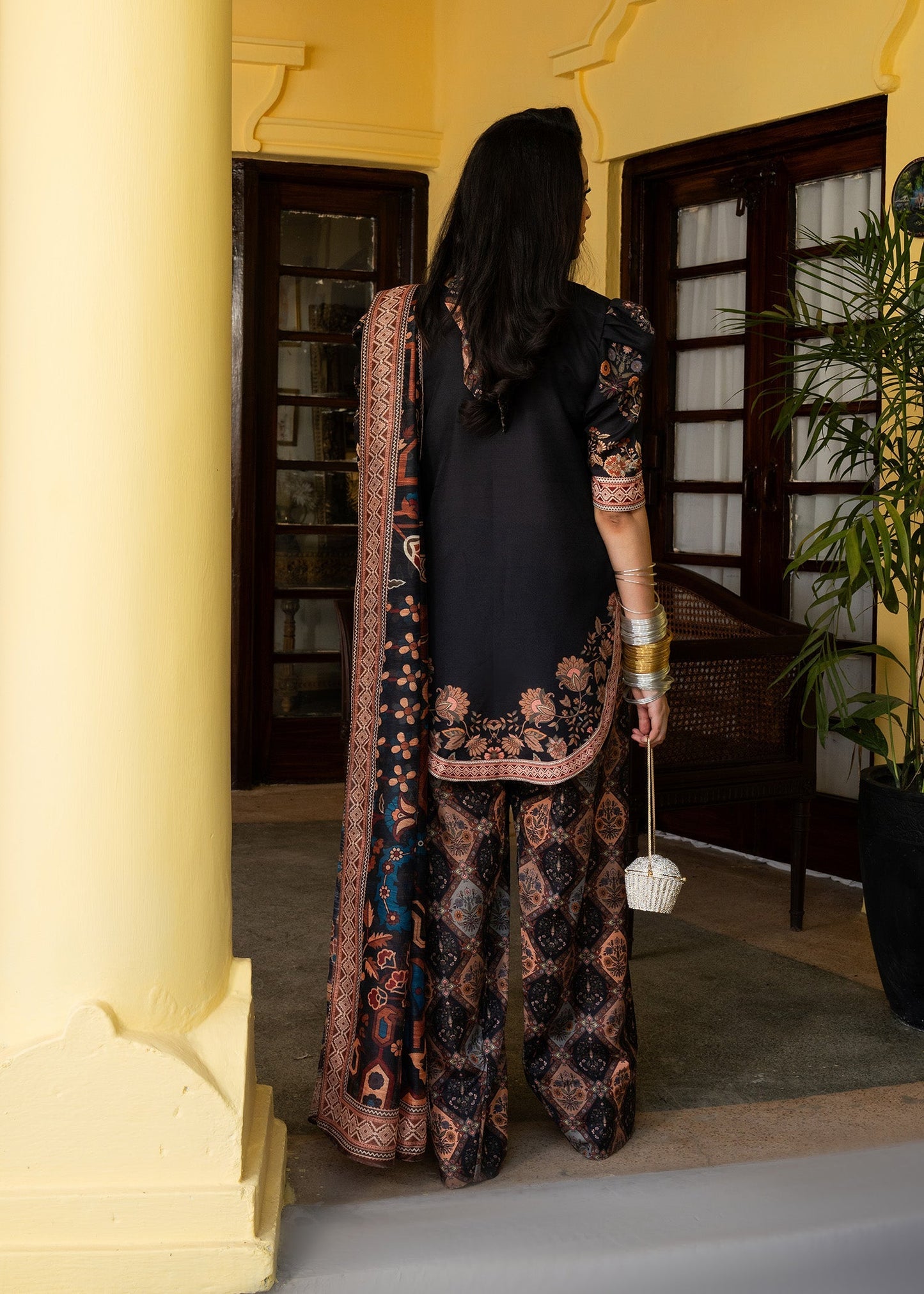 Maria Osama Khan | Retro Lawn 25 | Nazia