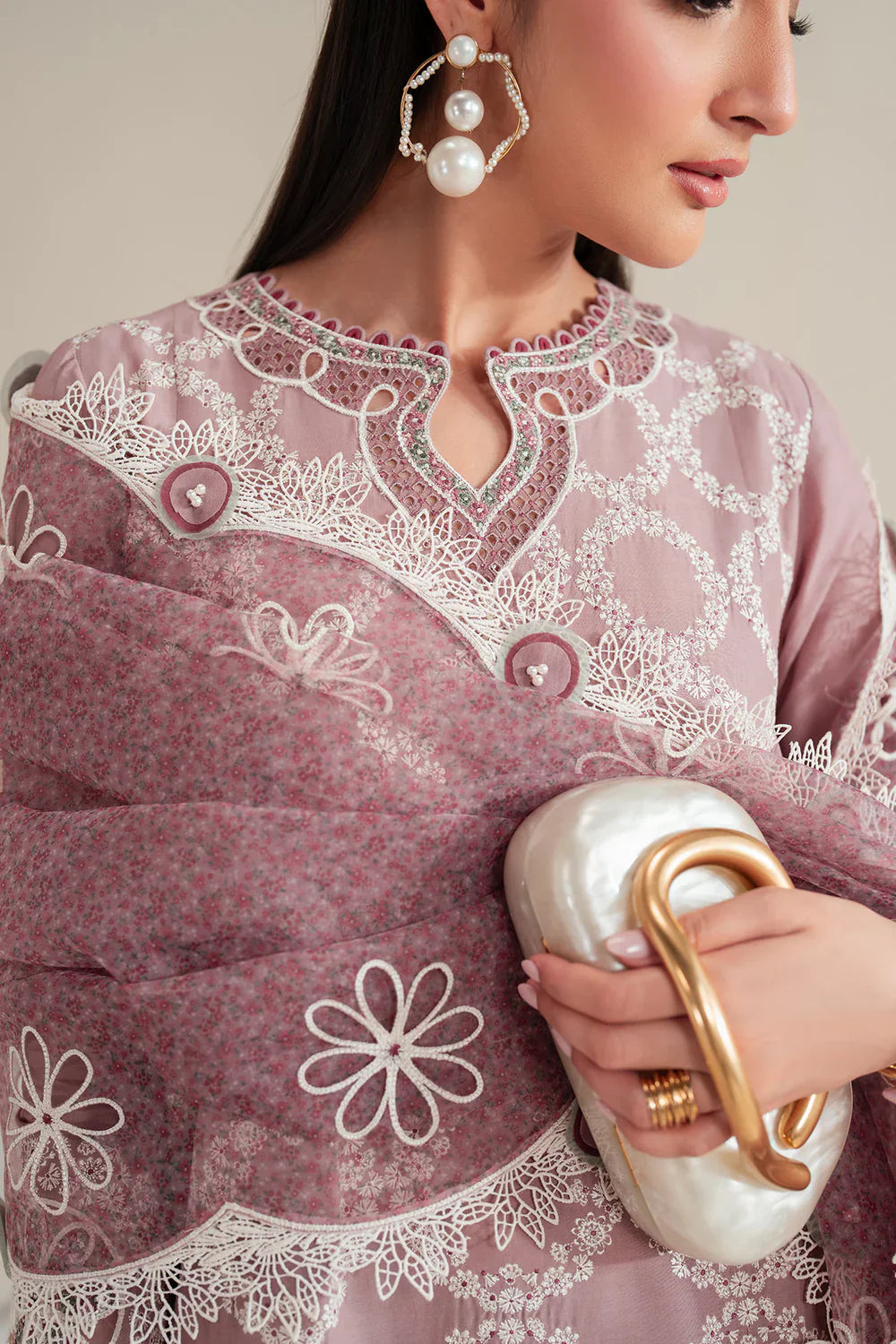 Jazmin | Iris EMBROIDERED LAWN IL'25-D10