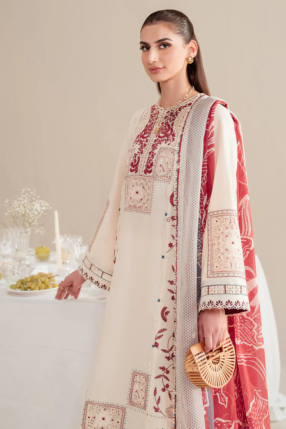 Jazmin | Iris EMBROIDERED LAWN IL'25-D02