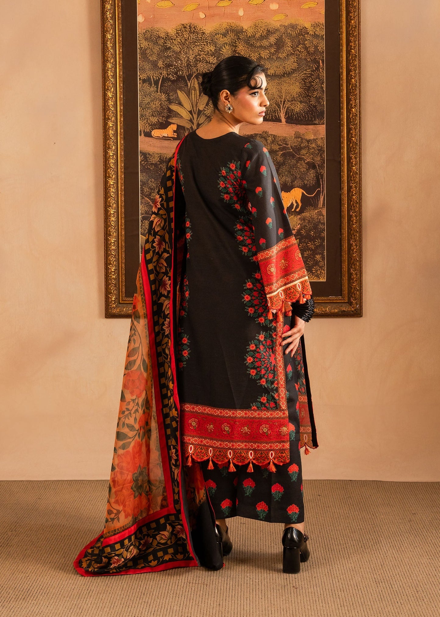 Maria Osama Khan | Retro Lawn 25 | Raila