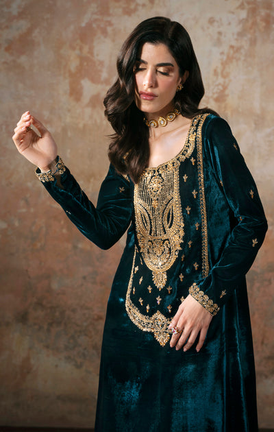 Maya | Viola Luxe Velvet 25 | ISLA