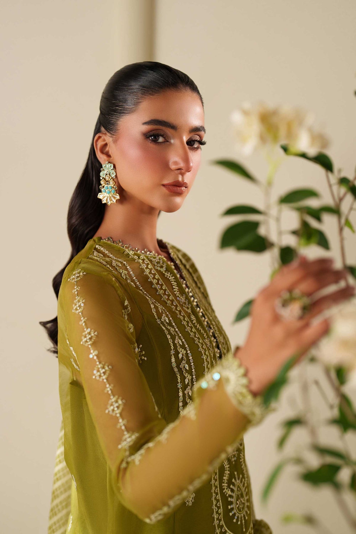 Akbar Aslam | Formal Pret | Lumi