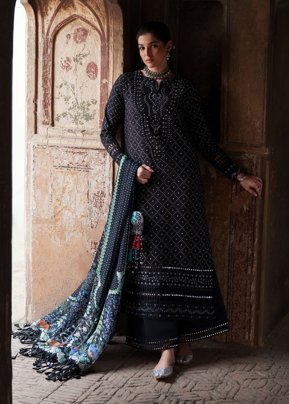 Sadaf Fawad Khan | Zeenat Formals-26 | Riwaz
