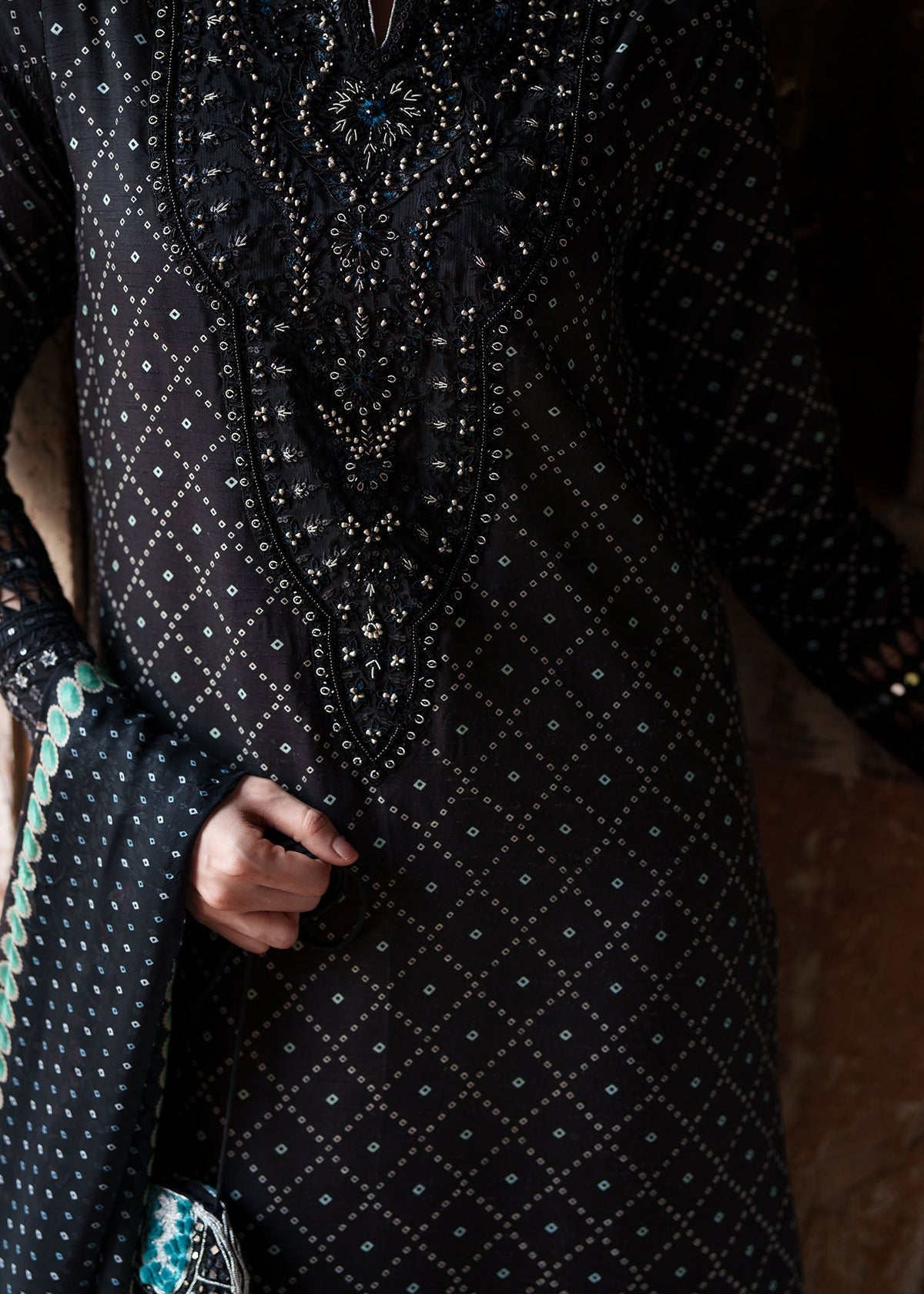 Sadaf Fawad Khan | Zeenat Formals-26 | Riwaz