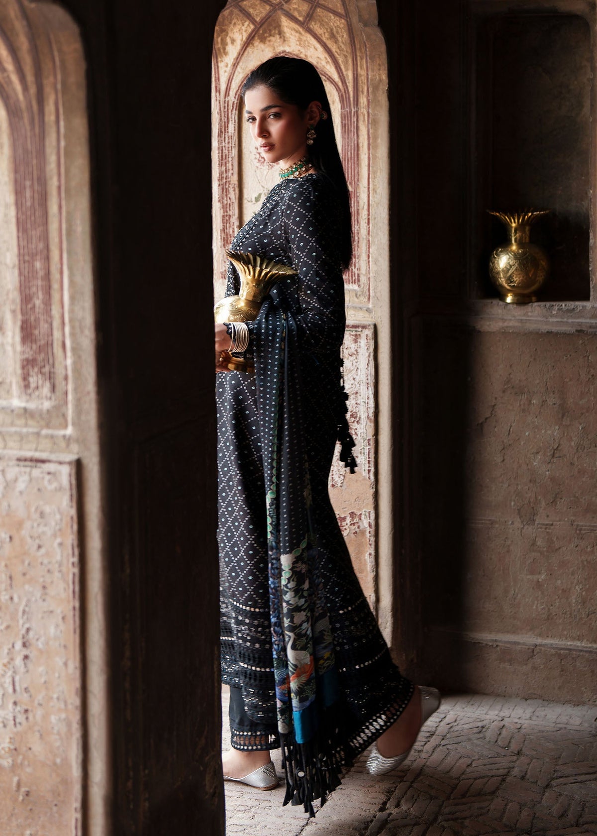 Sadaf Fawad Khan | Zeenat Formals-26 | Riwaz