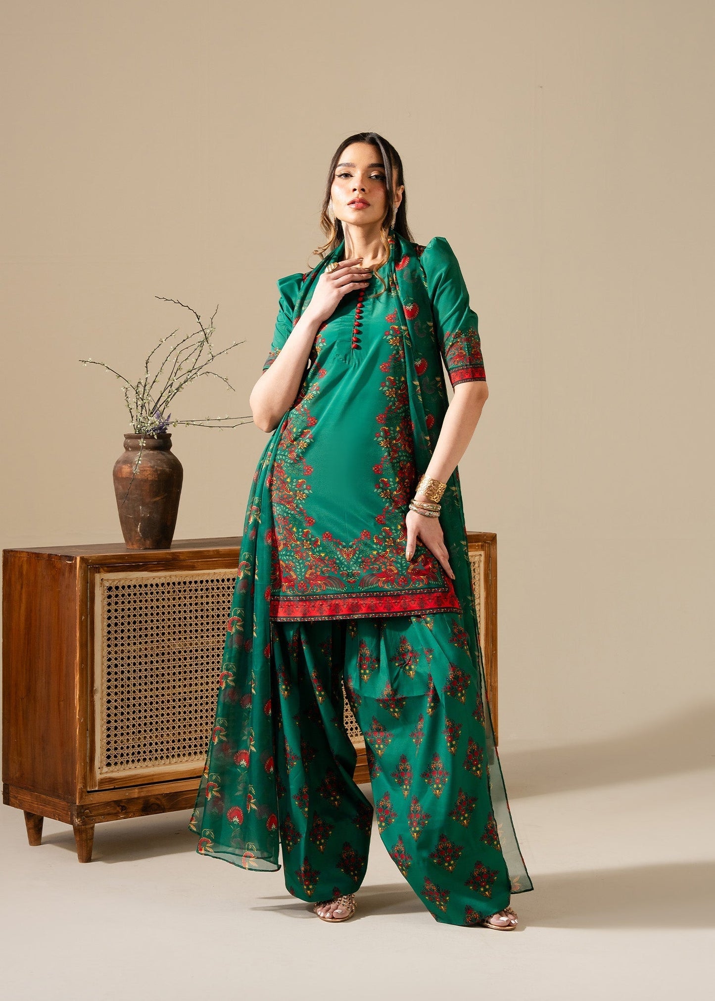 Maria Osama Khan | Retro Vol 3 | Vivian