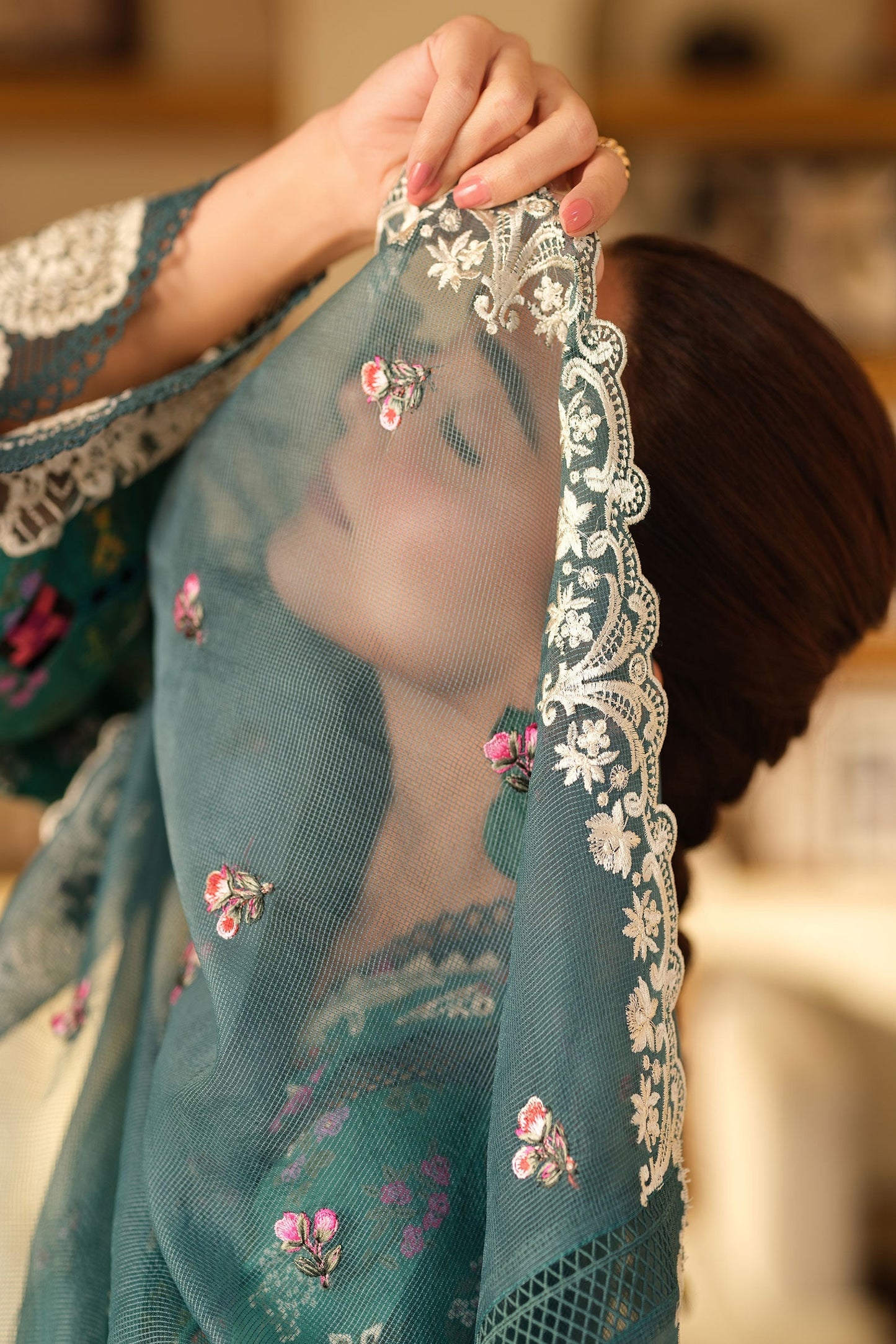 Maryam Hussain | Luxury Lawn 25 |  Seashell