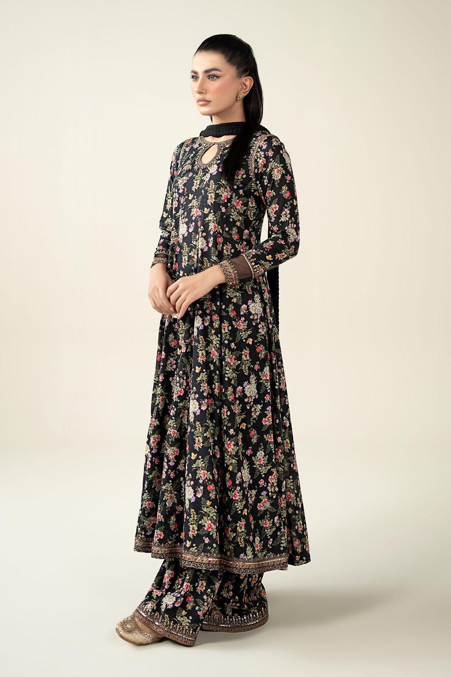 Maria B | Luxury Winter Pret 25 | DW-EA24-81R1-Black