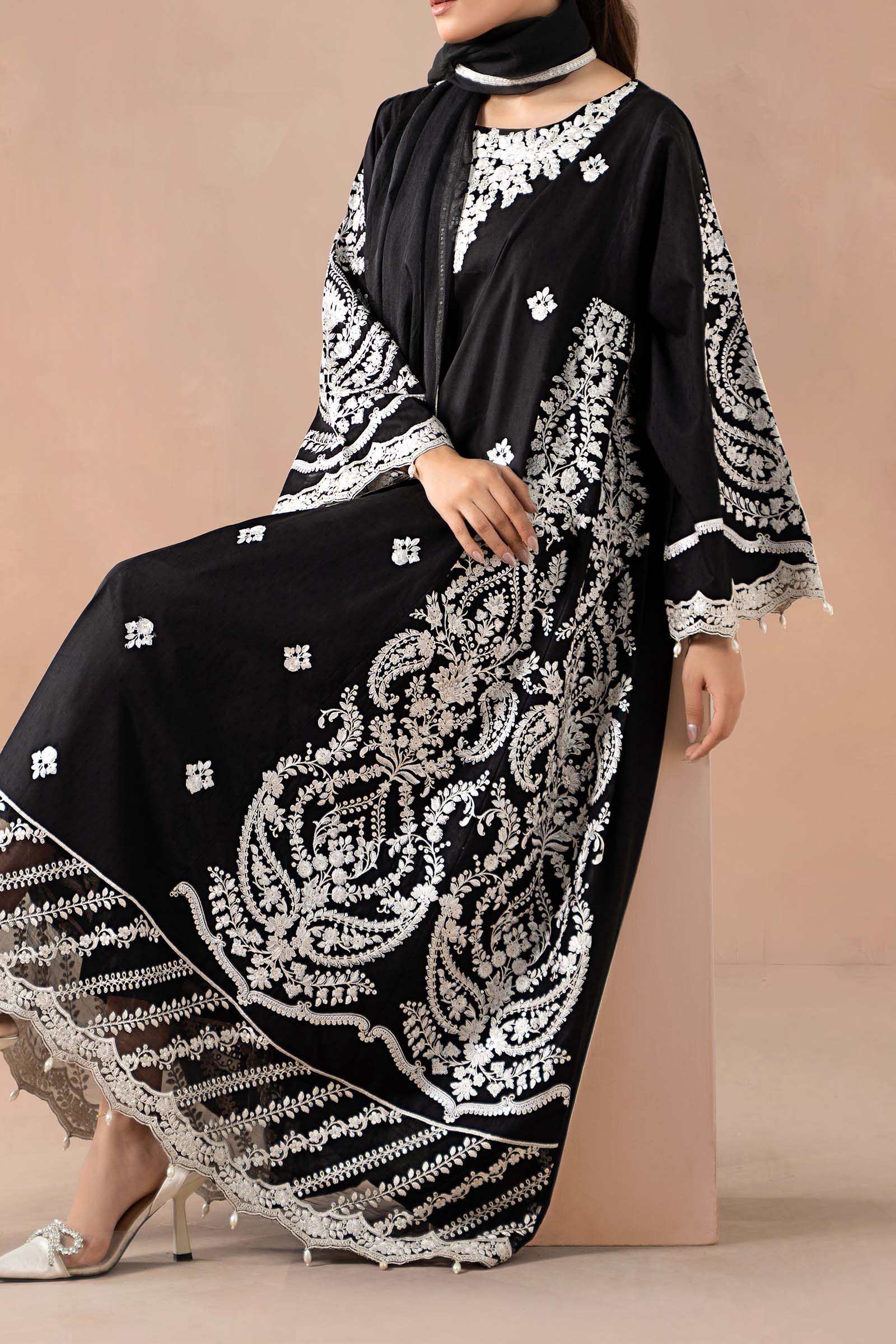 Maria B | Luxury Winter Pret 25 | DW-MN24-04R1-Black