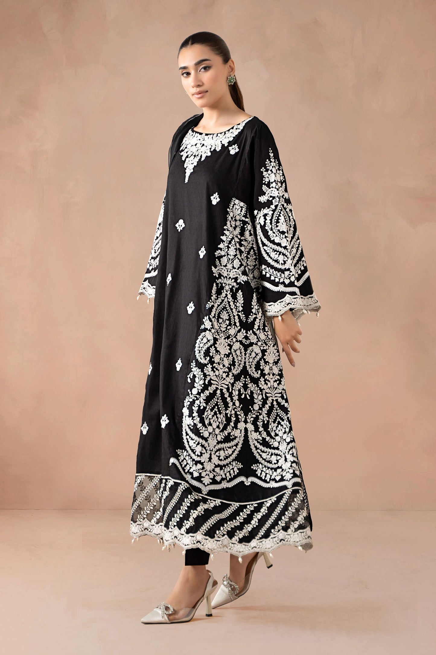 Maria B | Luxury Winter Pret 25 | DW-MN24-04R1-Black