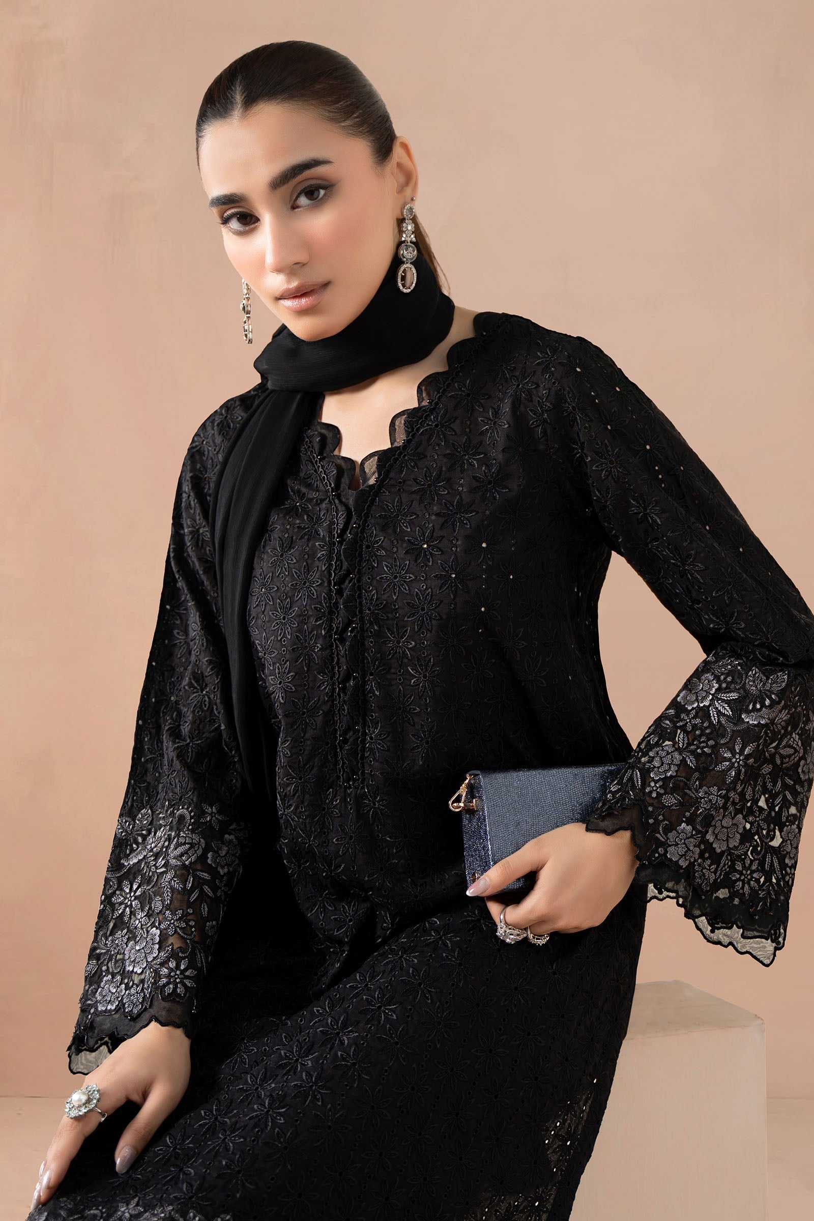 Maria B | Luxury Winter Pret 25 | DW-MN25-11-Black