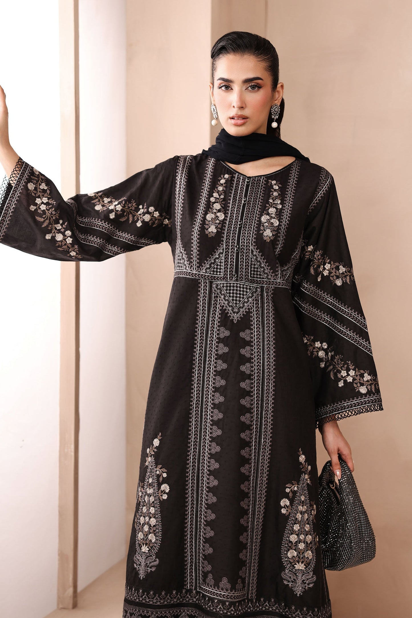Maria B | Pre Fall Dresses | 3 Piece Embroidered Dobby Suit Black2