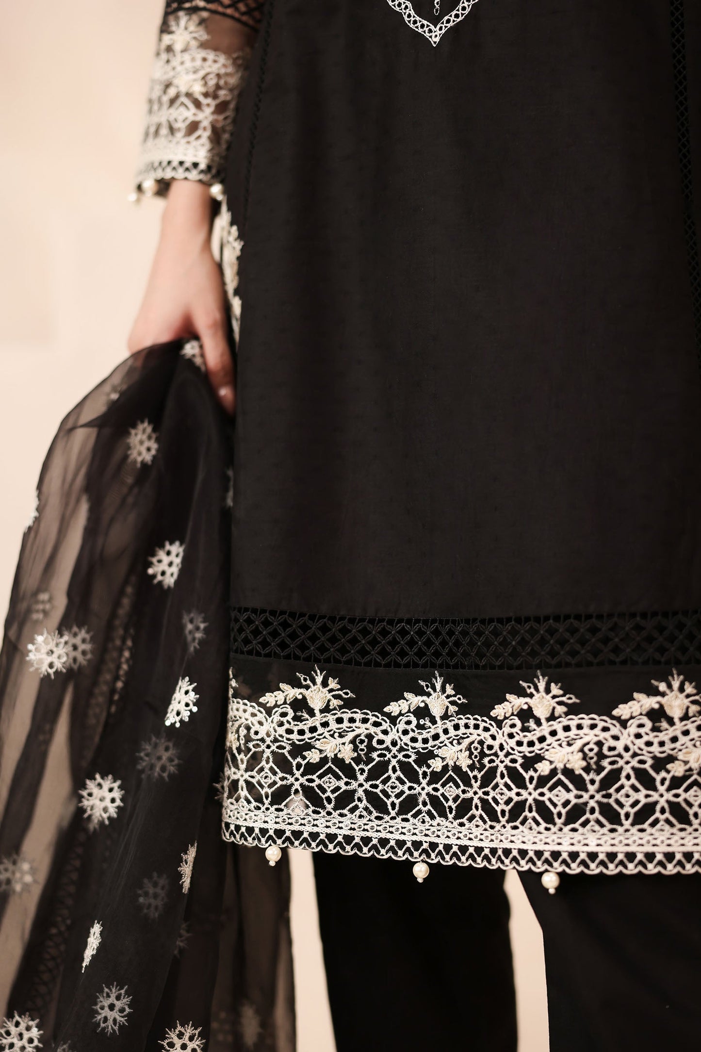 Maria B | Luxury Winter Pret 25 | DW-MN25-13-Black