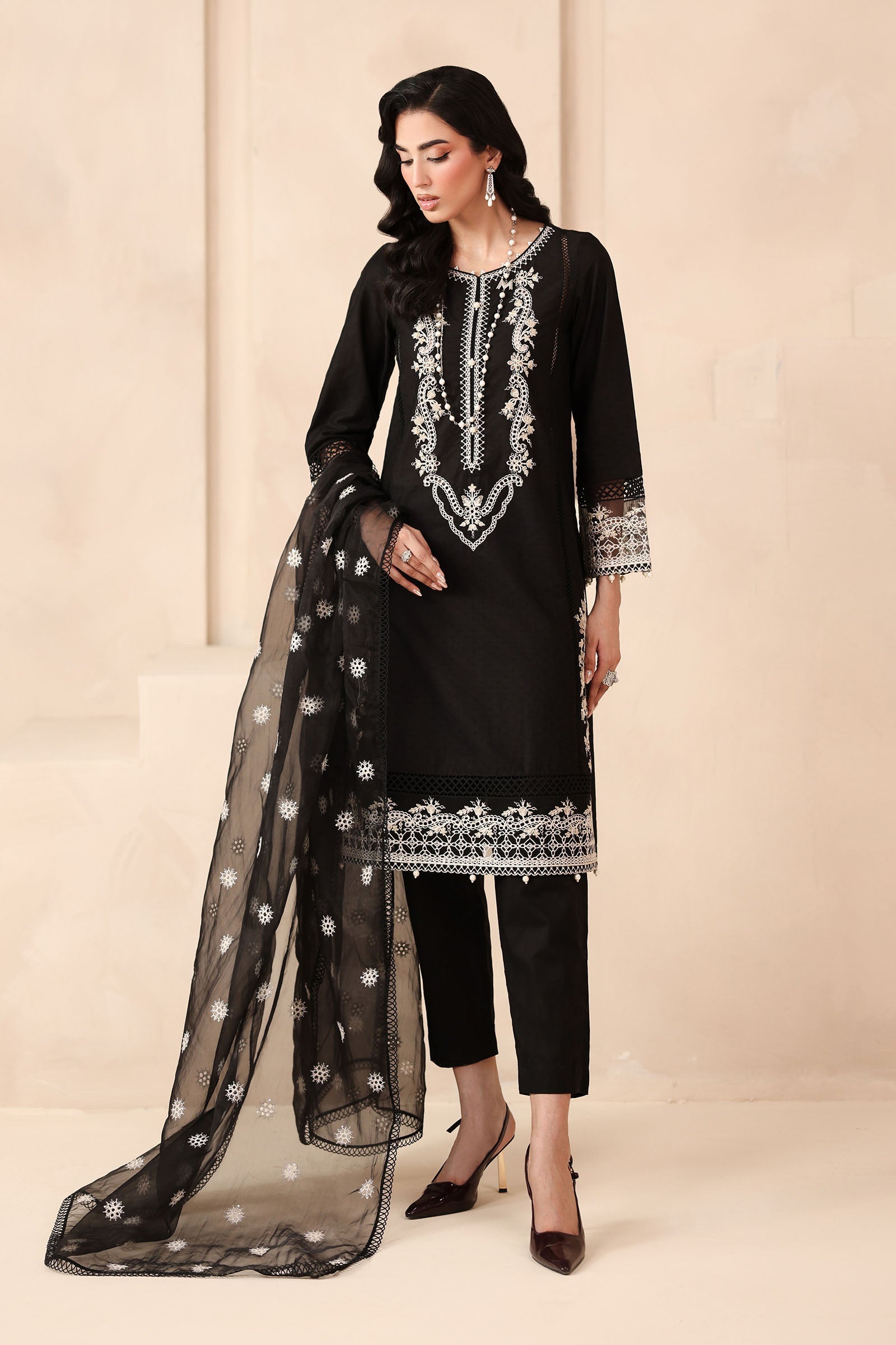 Maria B | Luxury Winter Pret 25 | DW-MN25-13-Black