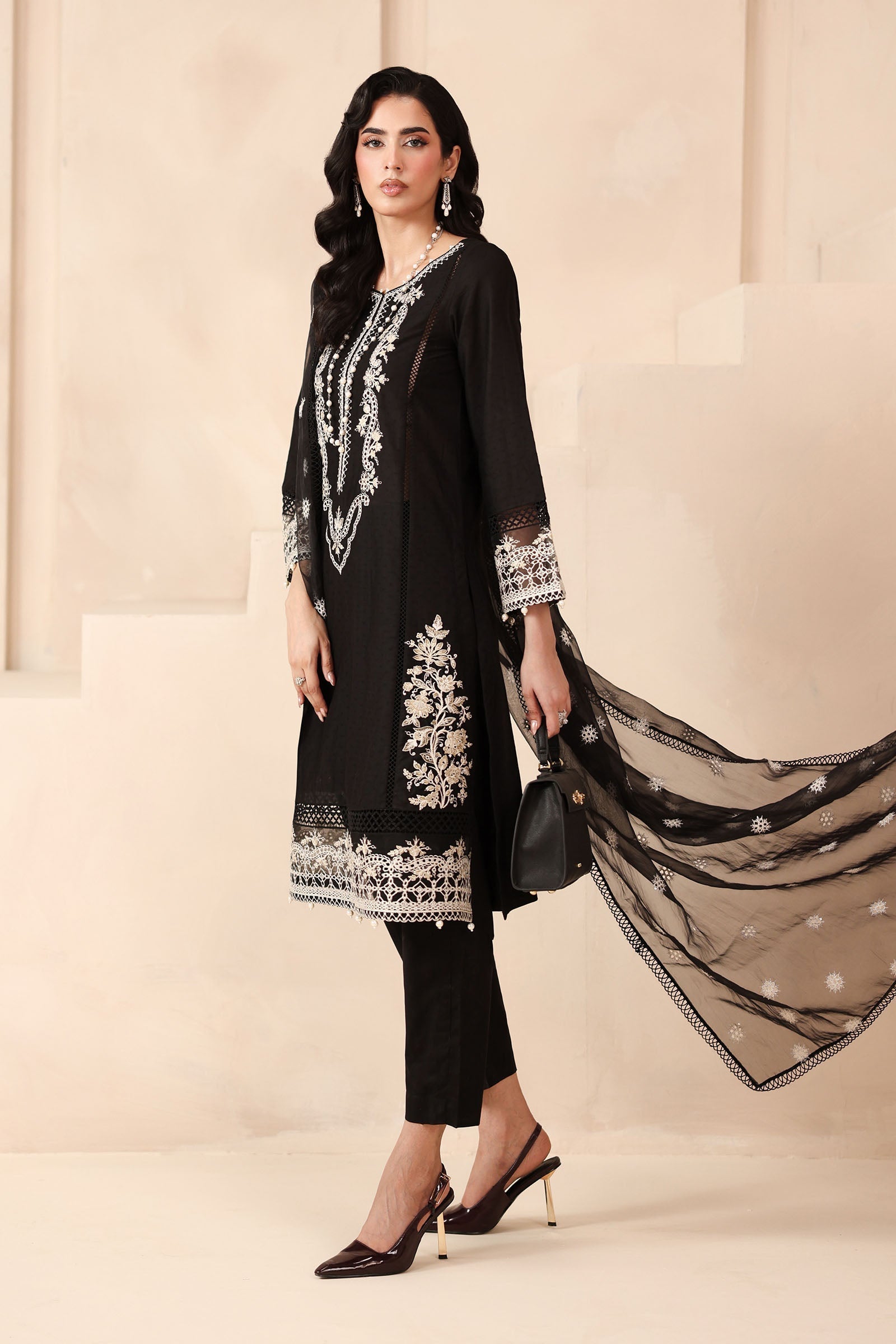 Maria B | Luxury Winter Pret 25 | DW-MN25-13-Black