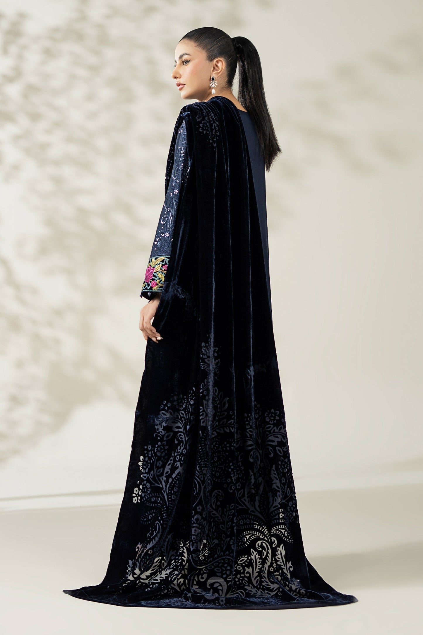 Maria B | Pre Fall Dresses | 3 Piece Embroidered Linen Suit VV