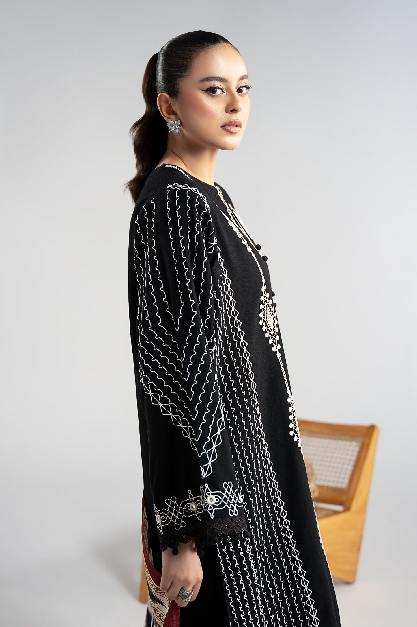 Maria B | Luxury Winter Pret 25 | DW-W25-51-Black