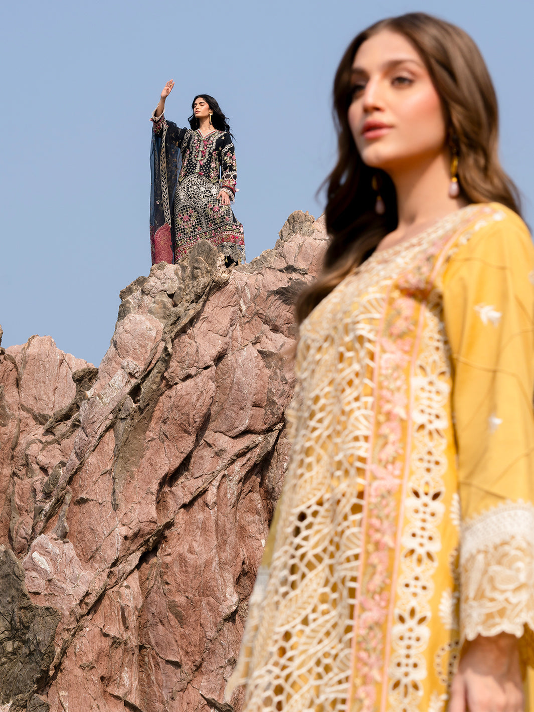 Mahnur | Sirena Luxury Lawn 25 | Dahlia - House Of Anaya