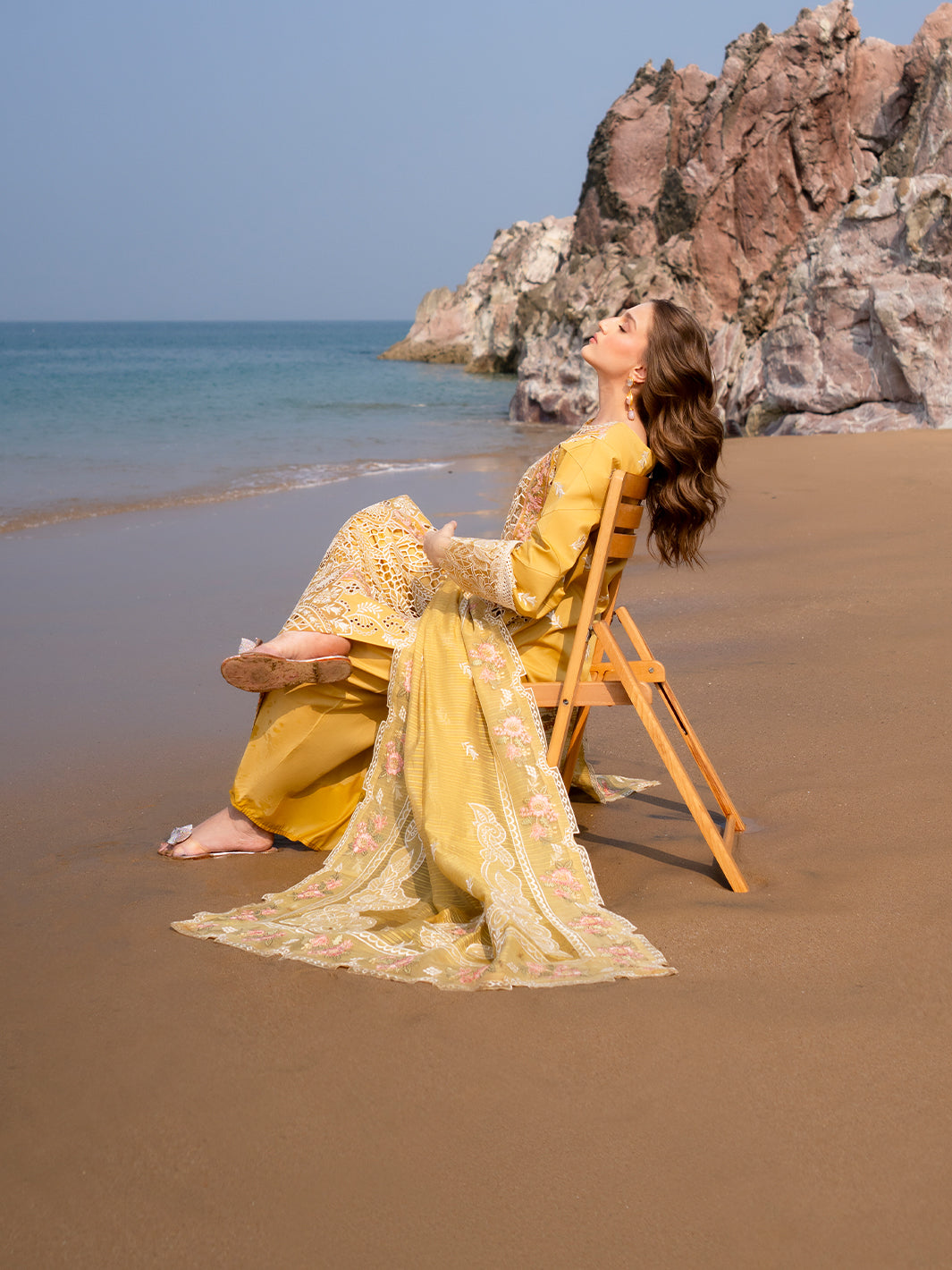Mahnur | Sirena Luxury Lawn 25 | Dahlia - House Of Anaya