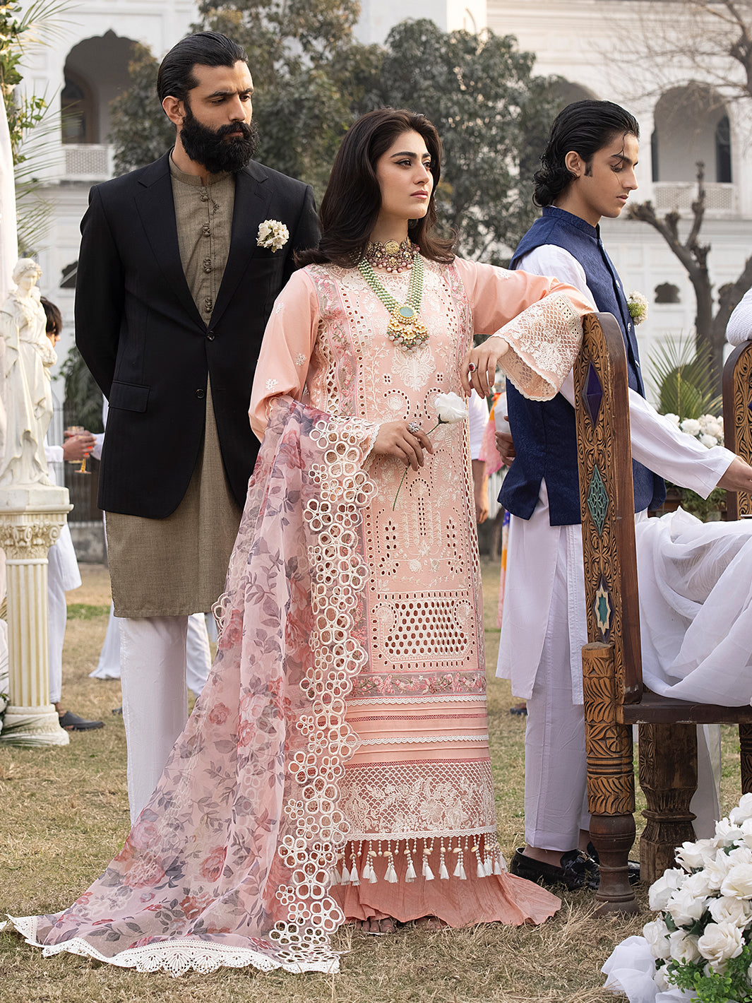 Mahnur | Mahrukh Luxury Lawn 24 | DAISY - House Of Anaya