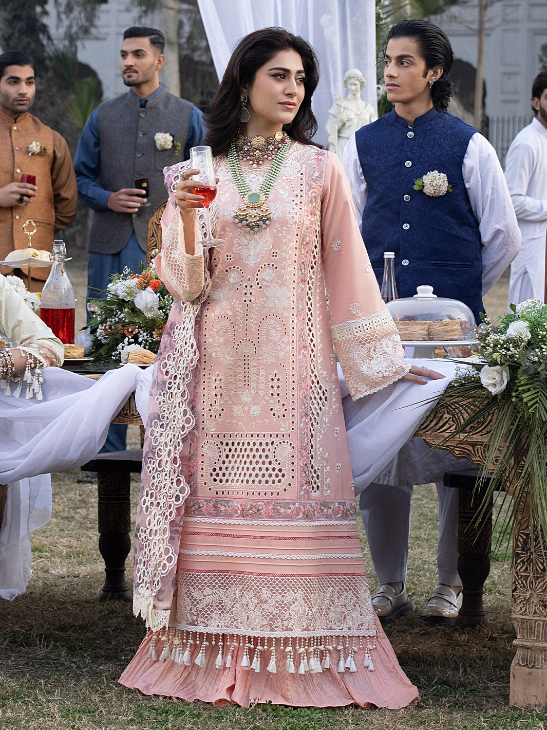 Mahnur | Mahrukh Luxury Lawn 24 | DAISY - House Of Anaya