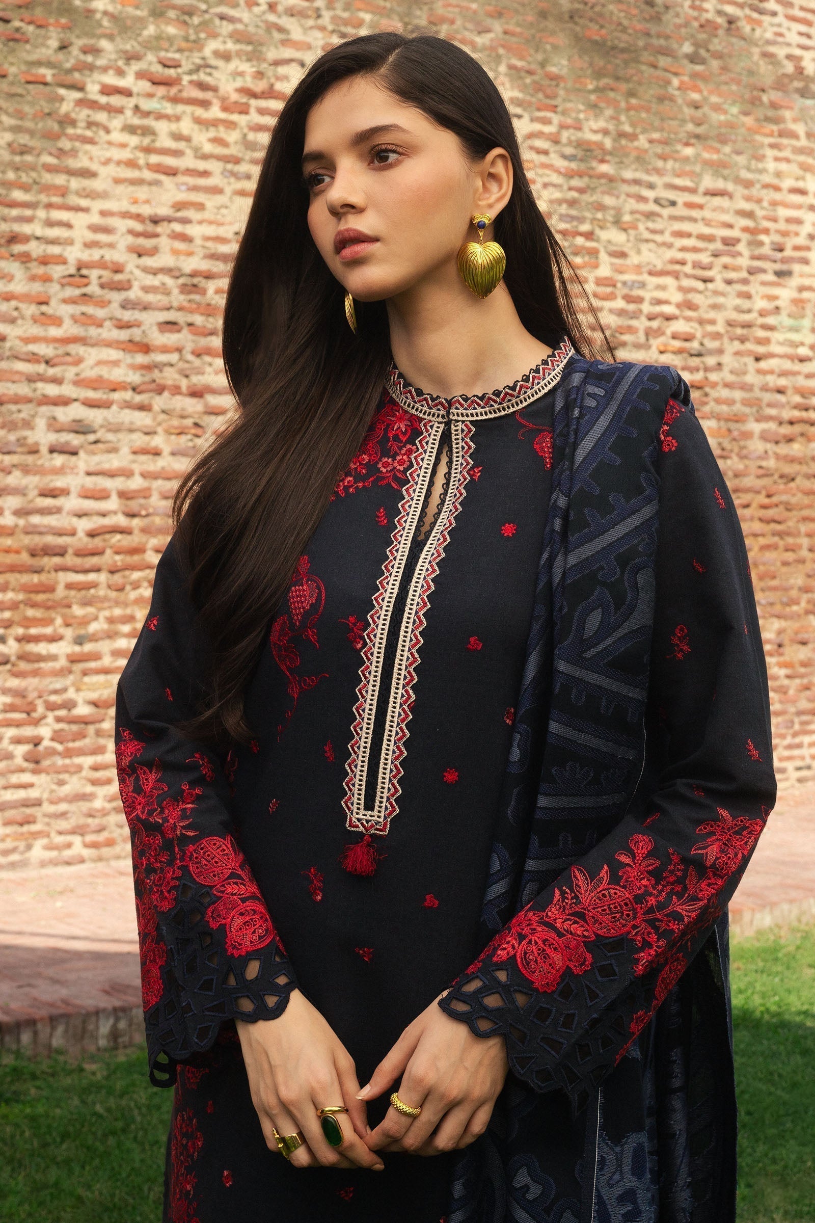 Zara Shahjahan | Winter 24 |  DARYA-D2 - House Of Anaya