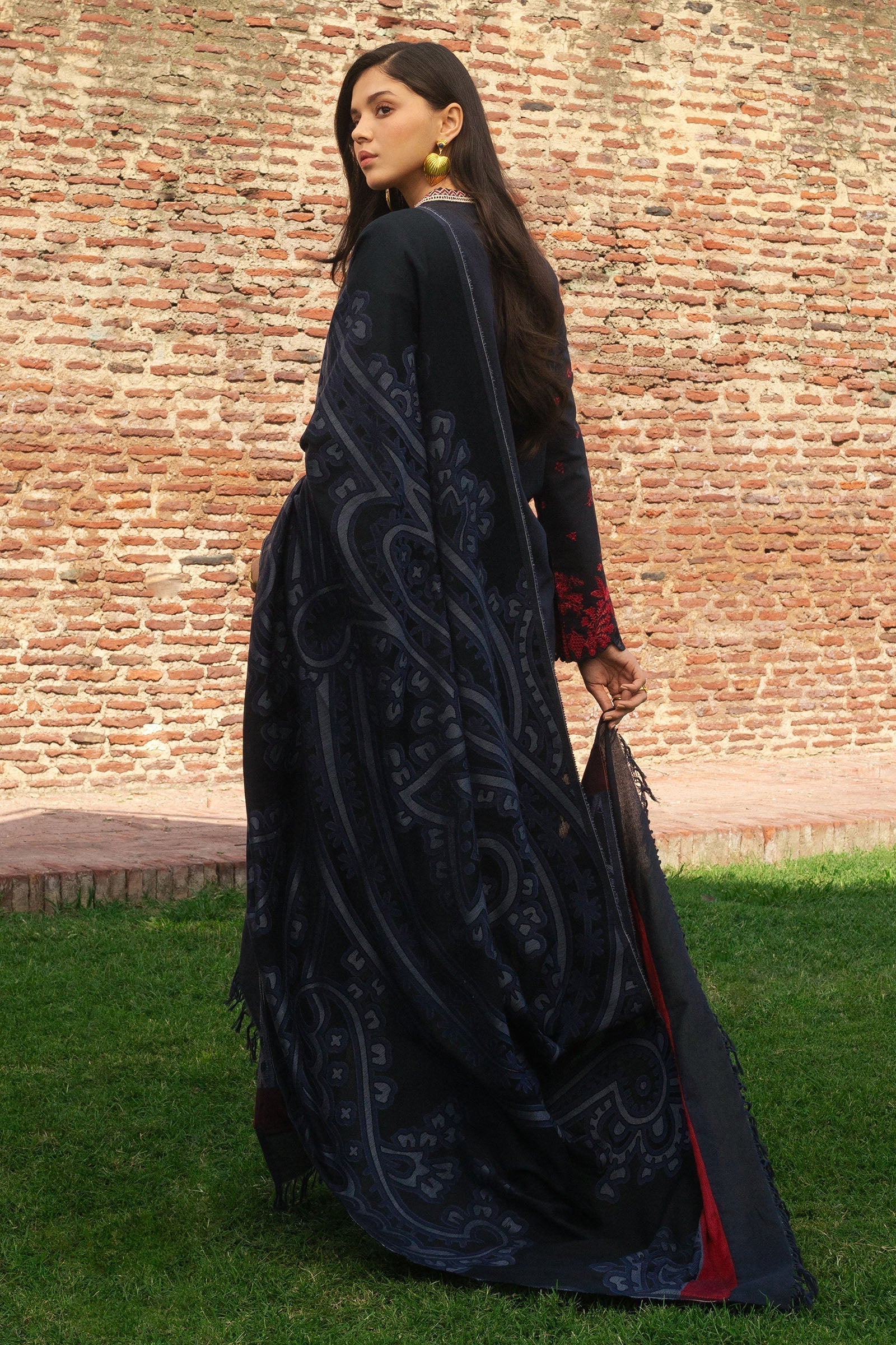 Zara Shahjahan | Winter 24 |  DARYA-D2 - House Of Anaya