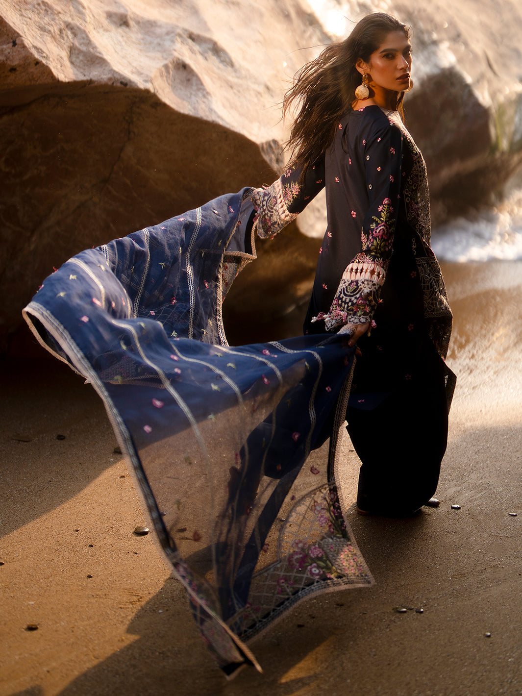 Mahnur | Sirena Luxury Lawn 25 | Derya - House Of Anaya
