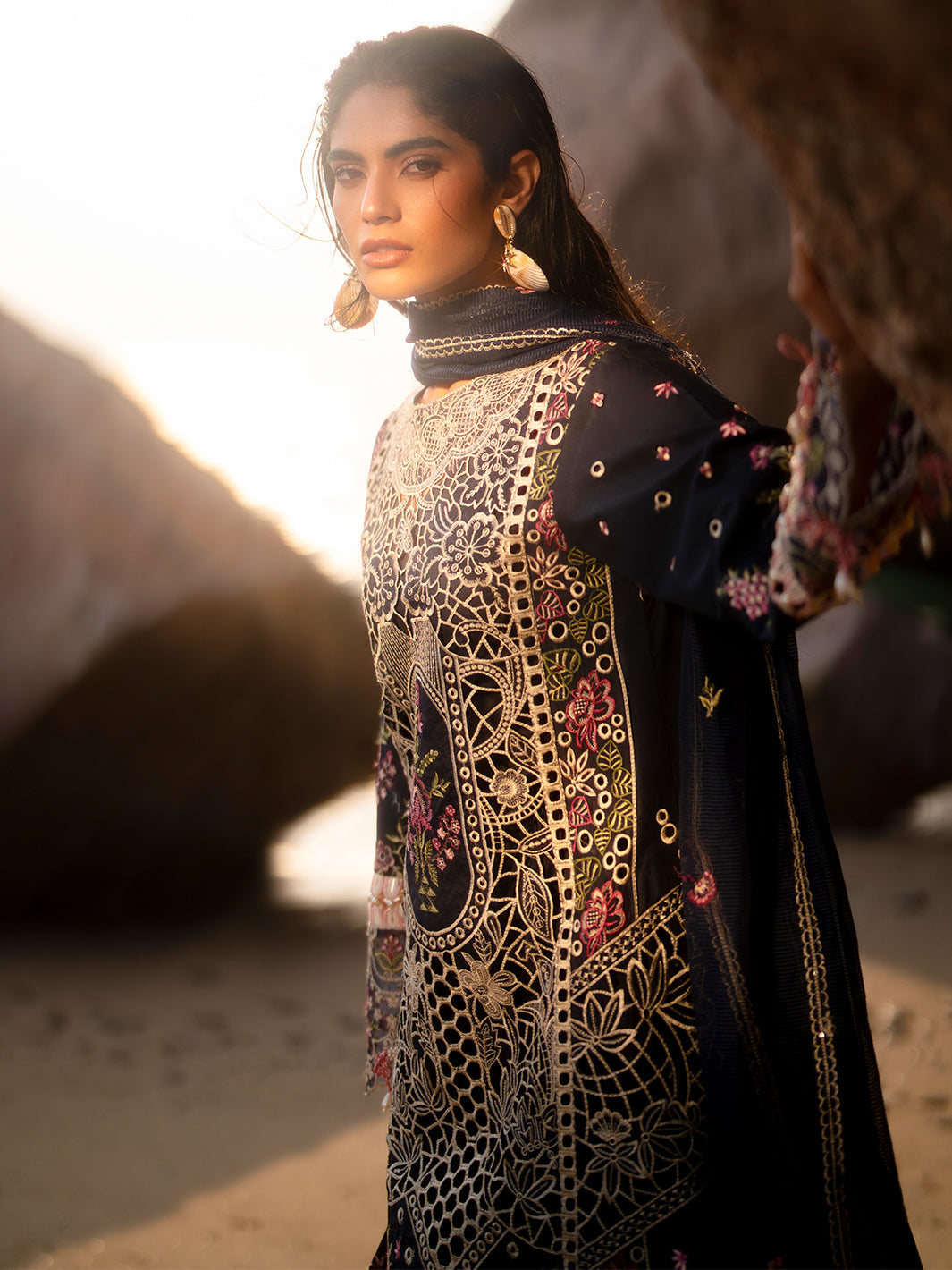 Mahnur | Sirena Luxury Lawn 25 | Derya - House Of Anaya