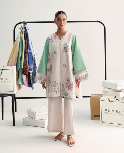 Republic Womenswear | Essentials Pre Fall | Serenya