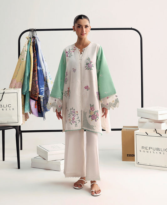 Republic Womenswear | Essentials Pre Fall | Serenya