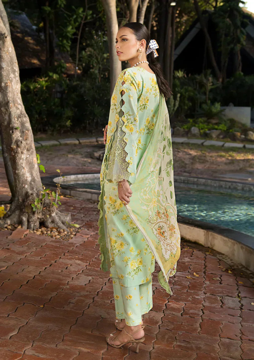Elaf Premium | Signature Embroidered Lawn 24 | ESL-06B MAJESTIC NOVA - House Of Anaya