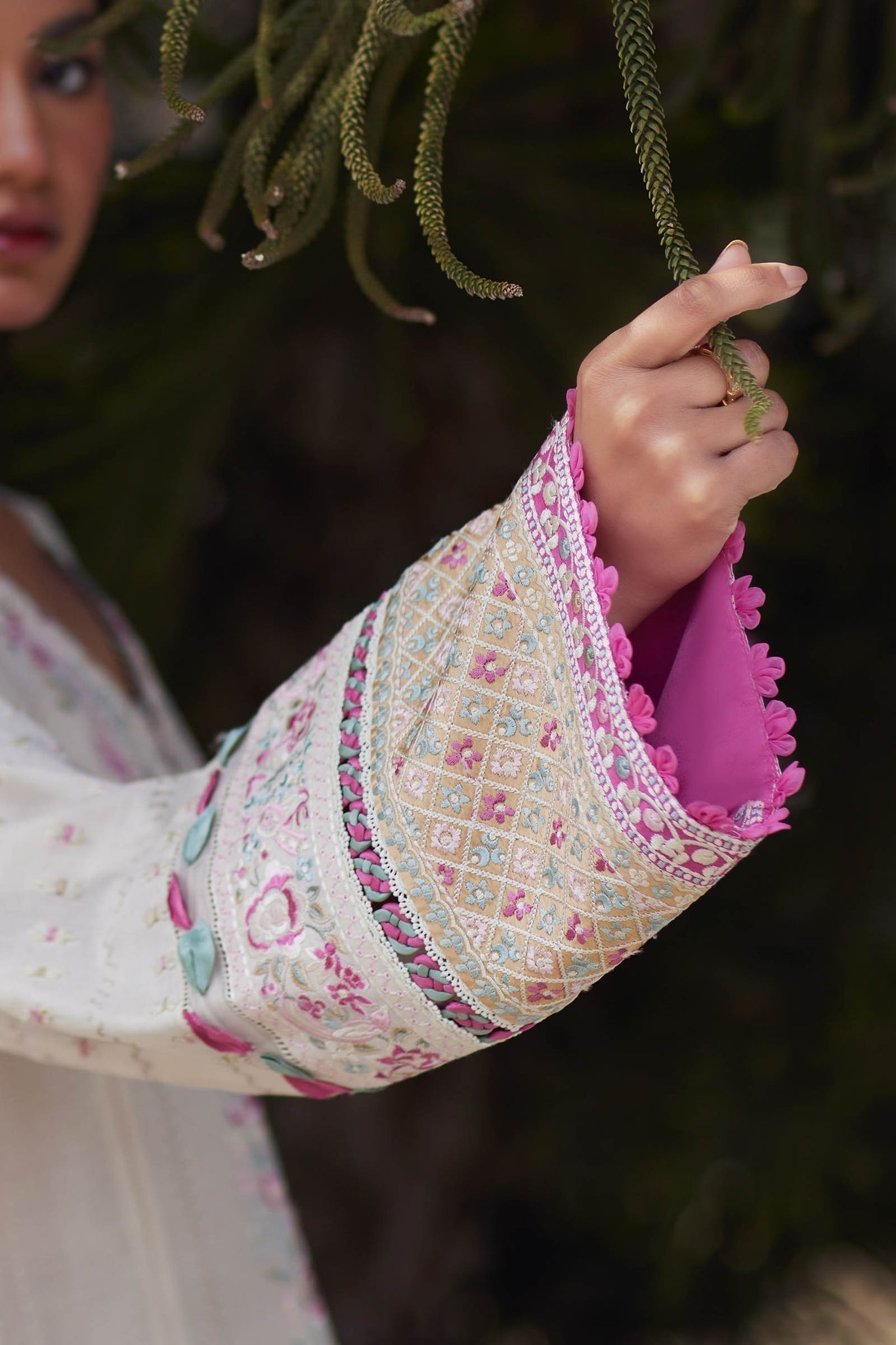 Elan | Lawn24 | AIRA (EL24-10 B) - House Of Anaya