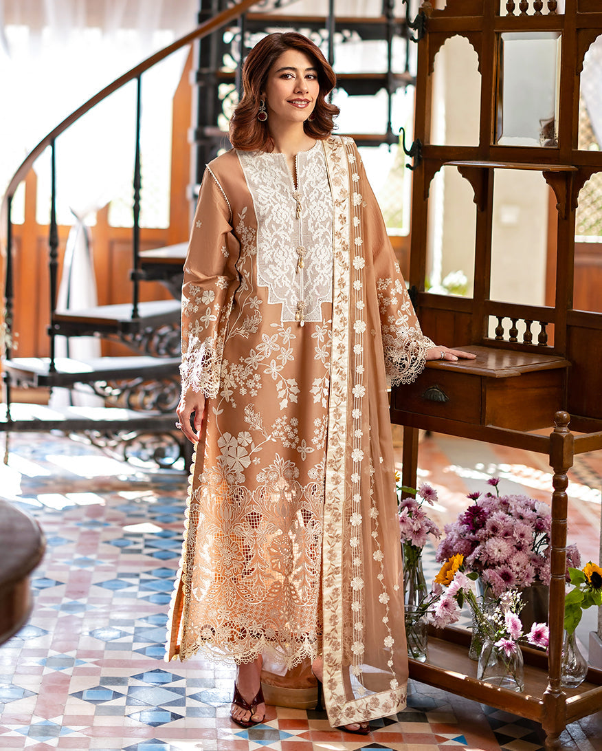 Mushq | Astoria Lawn 26 | Elodie