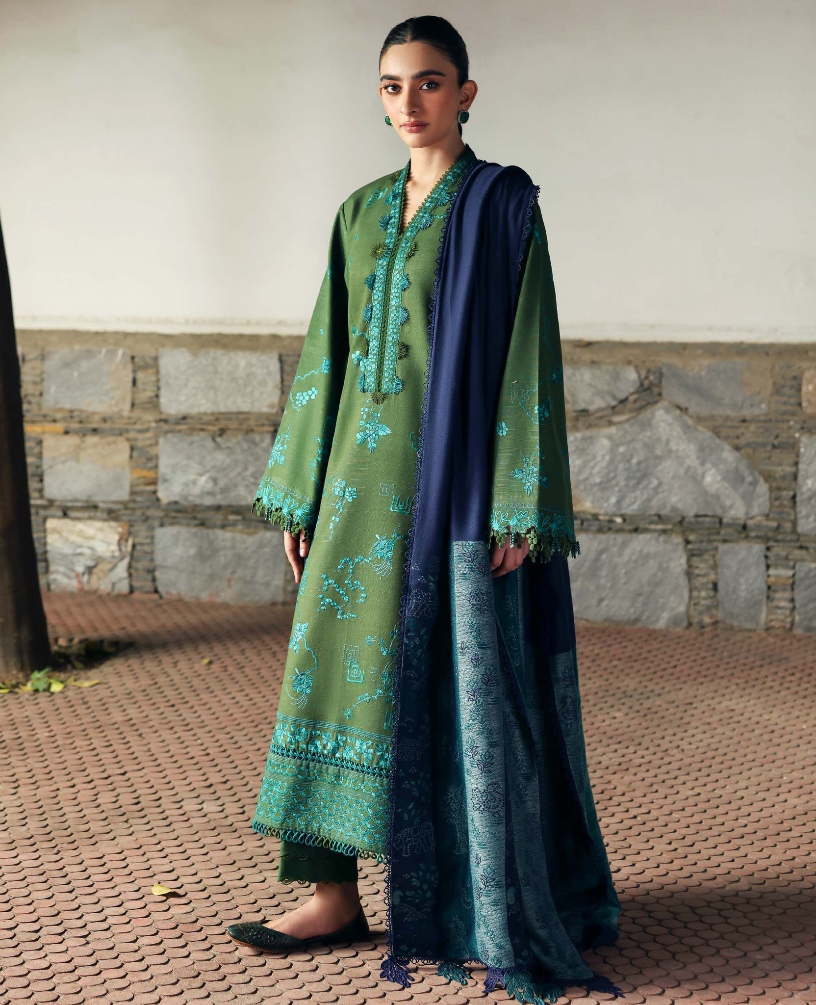 Republic Womenswear | Amaris Luxury Shawl 25 | Elysia