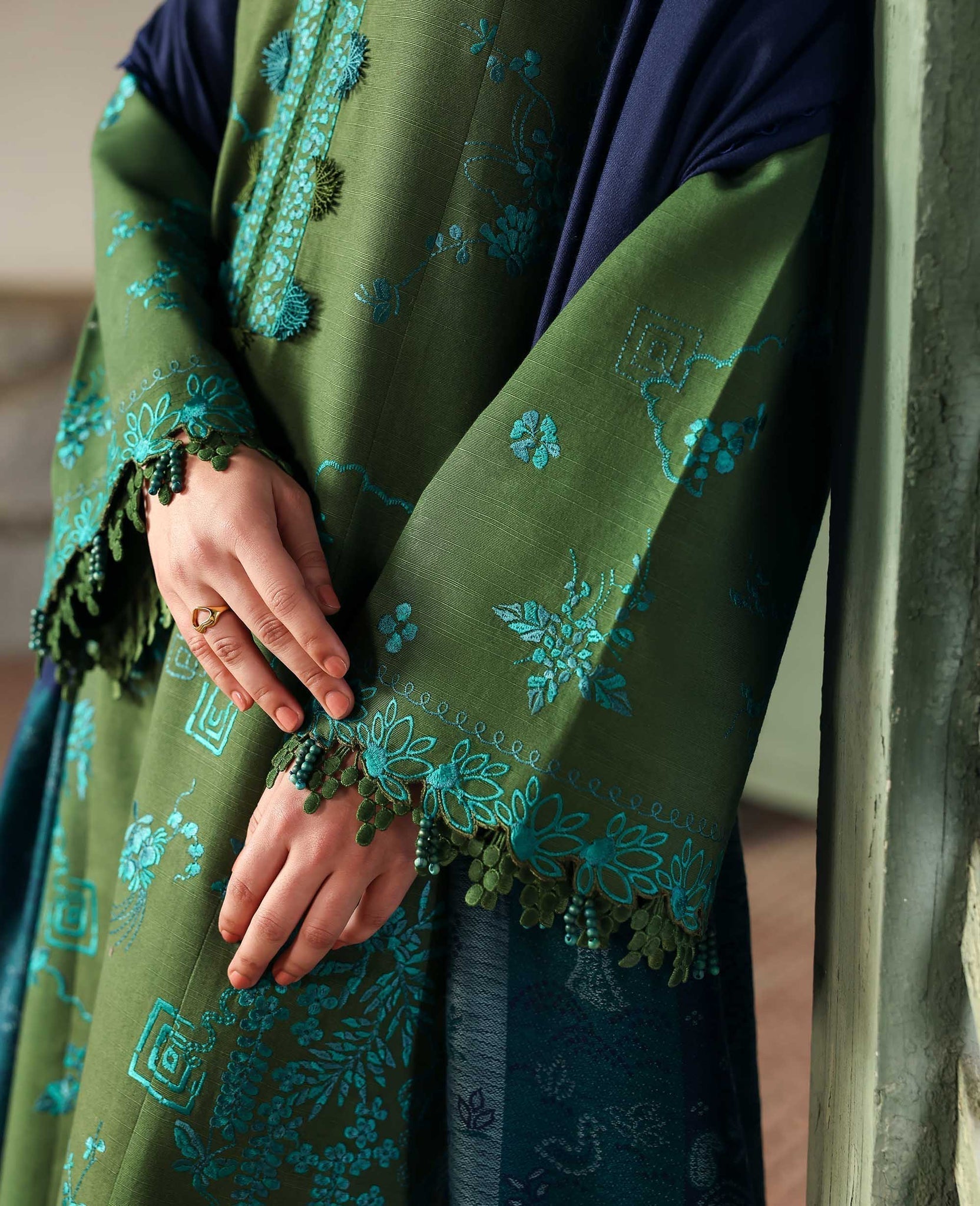 Republic Womenswear | Amaris Luxury Shawl 25 | Elysia