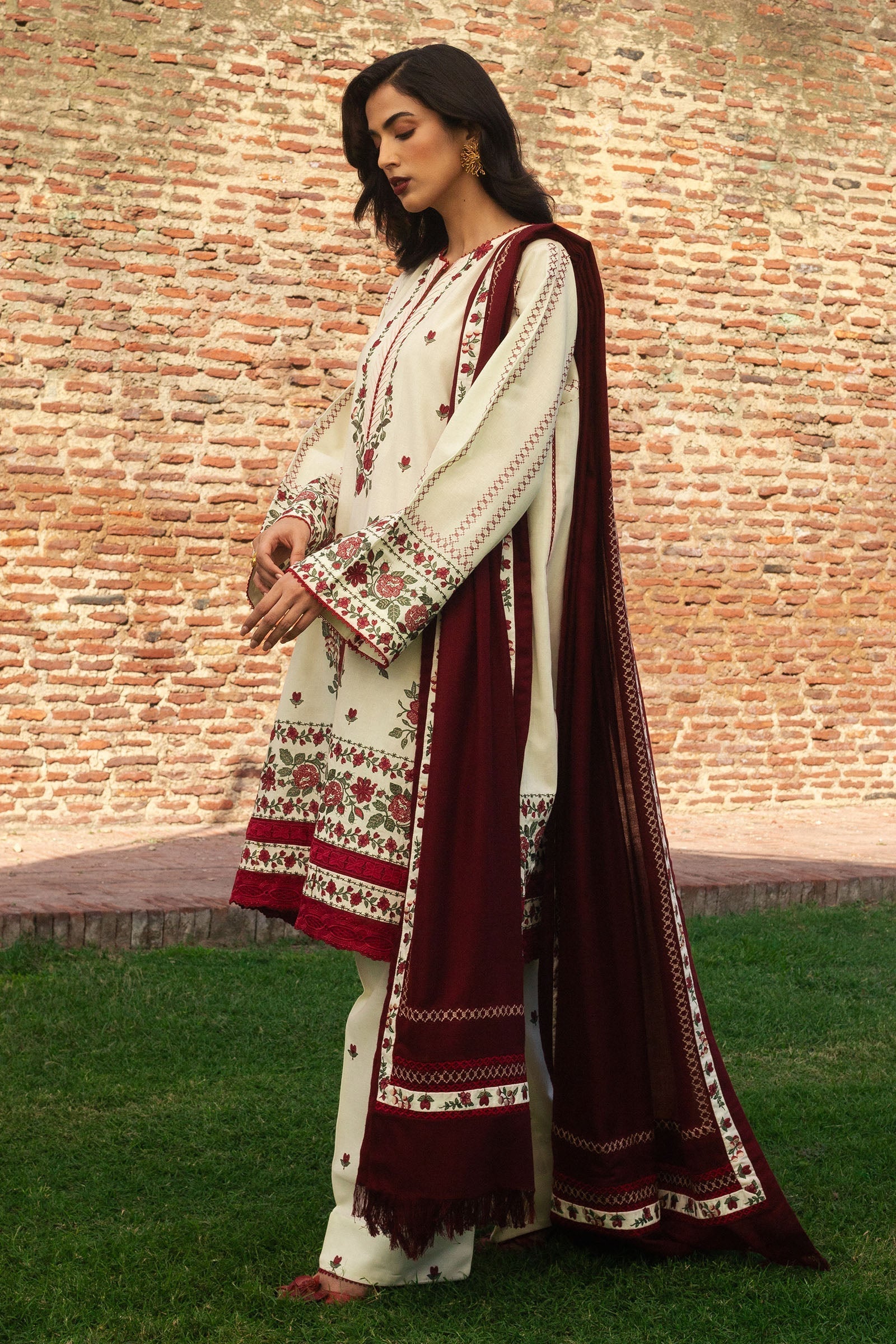 Zara Shahjahan | Winter 24 |  FARIDEH-D1 - House Of Anaya