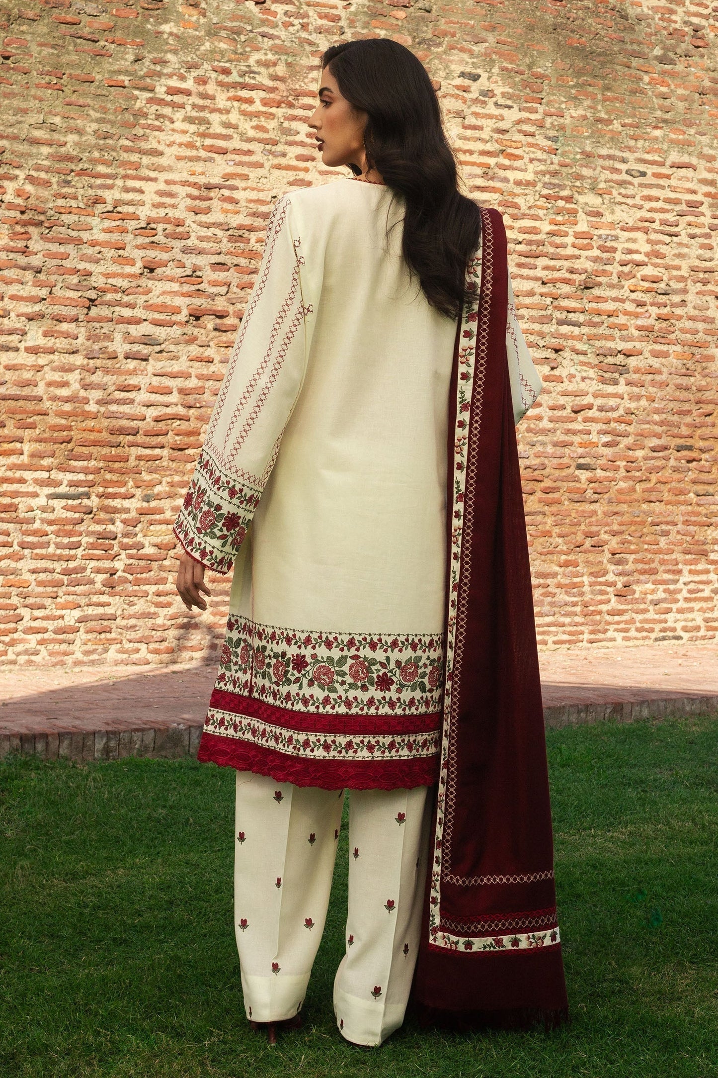 Zara Shahjahan | Winter 24 |  FARIDEH-D1 - House Of Anaya