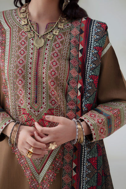 Maryum N Maria | Noore Winters 25 | 3 Piece Embroidered Khaddar GHUNCHA - FSU5674