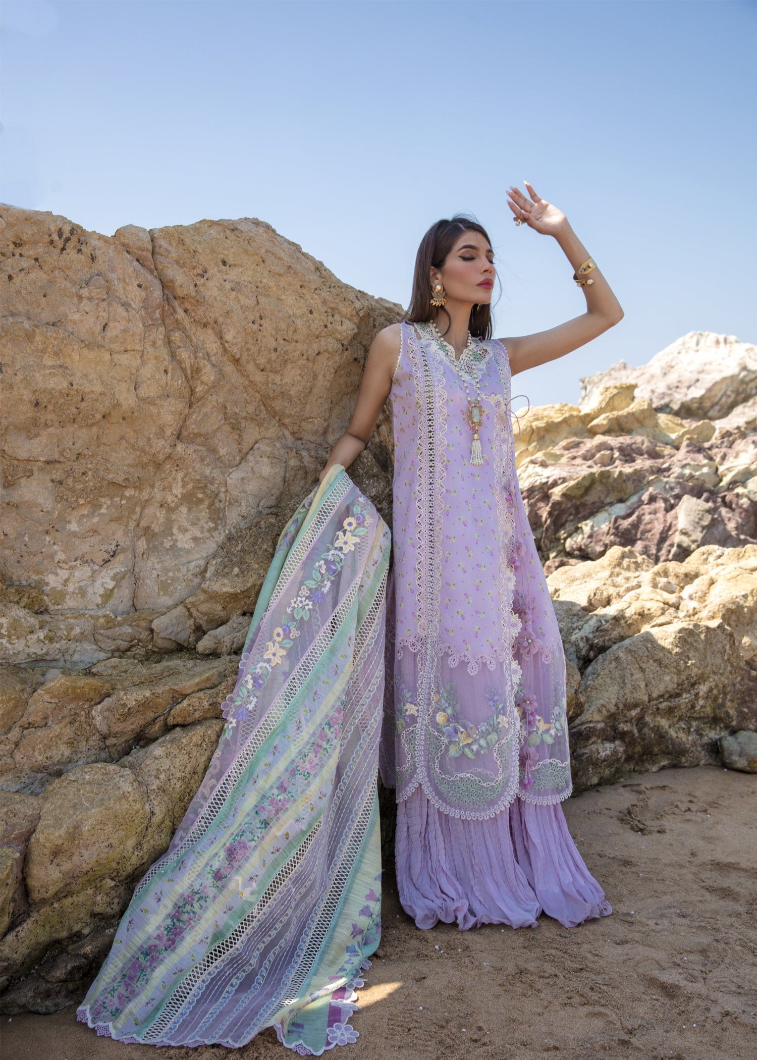 CRIMSON LUXURY LAWN SUMMER POSETTES - D2 B - Riwayat-e-khas