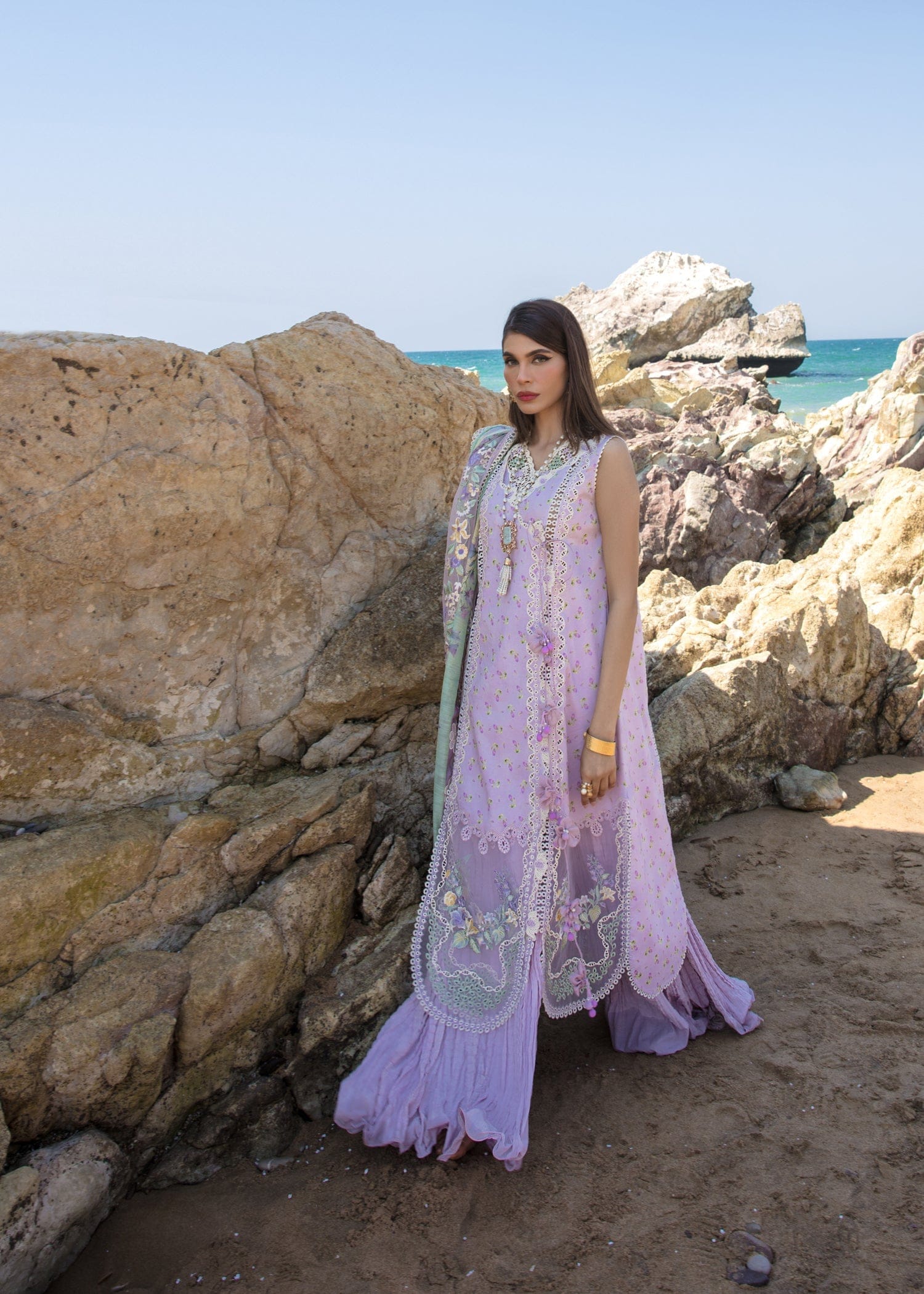 CRIMSON LUXURY LAWN SUMMER POSETTES - D2 B - Riwayat-e-khas