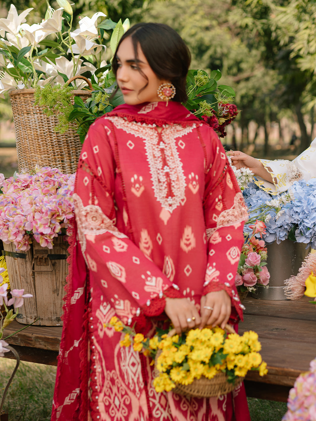 Parishay | Ivy Bloom Luxury Lawn | IVY-04