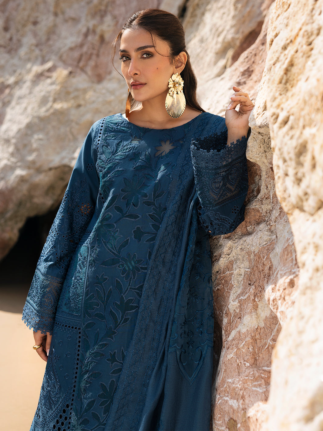 Mahnur | Sirena Luxury Lawn 25 | Iris - House Of Anaya