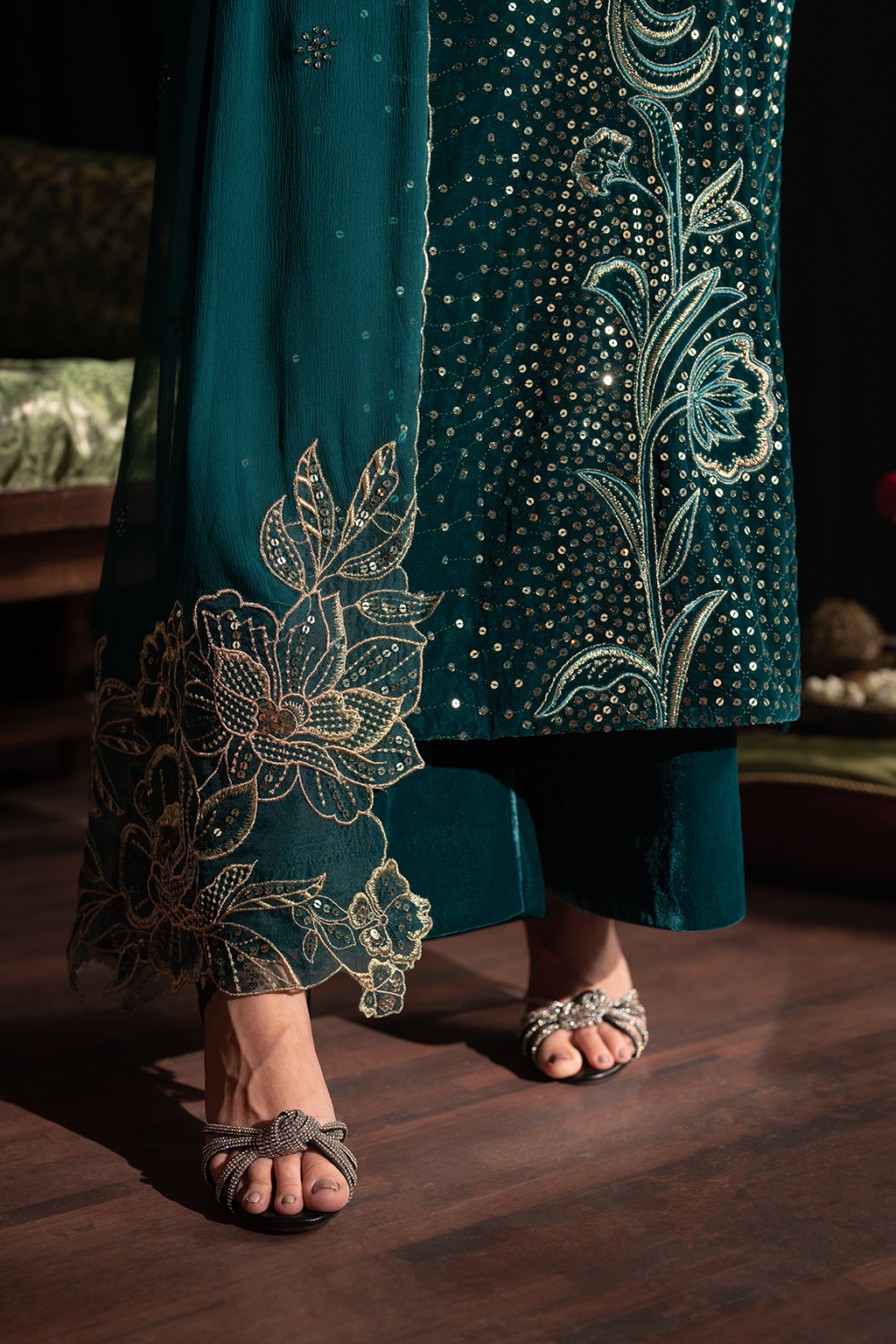 Iznik | Exclusive Velvet | IV-47 - House Of Anaya
