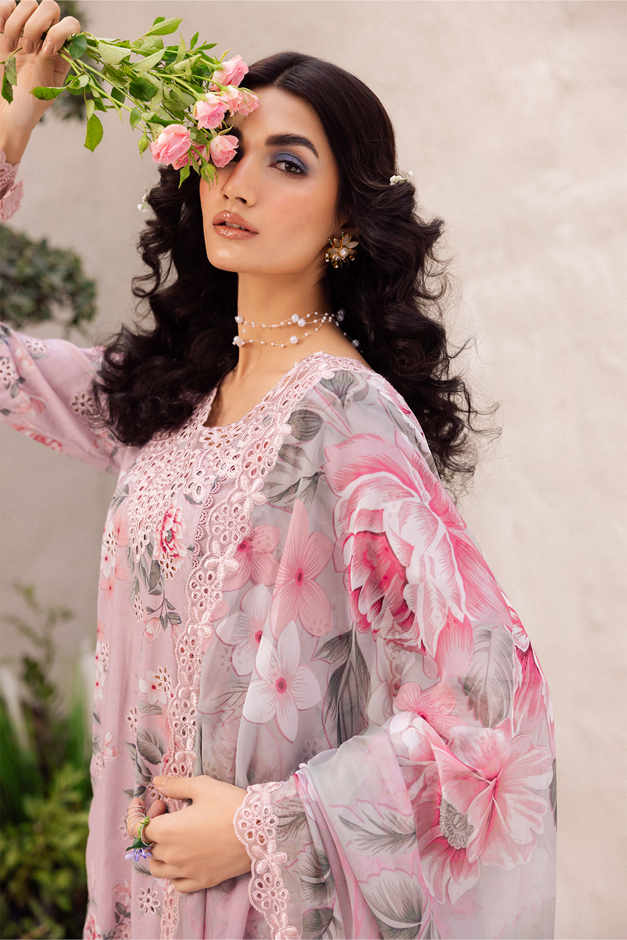 Iznik | Dahlia Embroidered Lawn | DL-09 - House Of Anaya