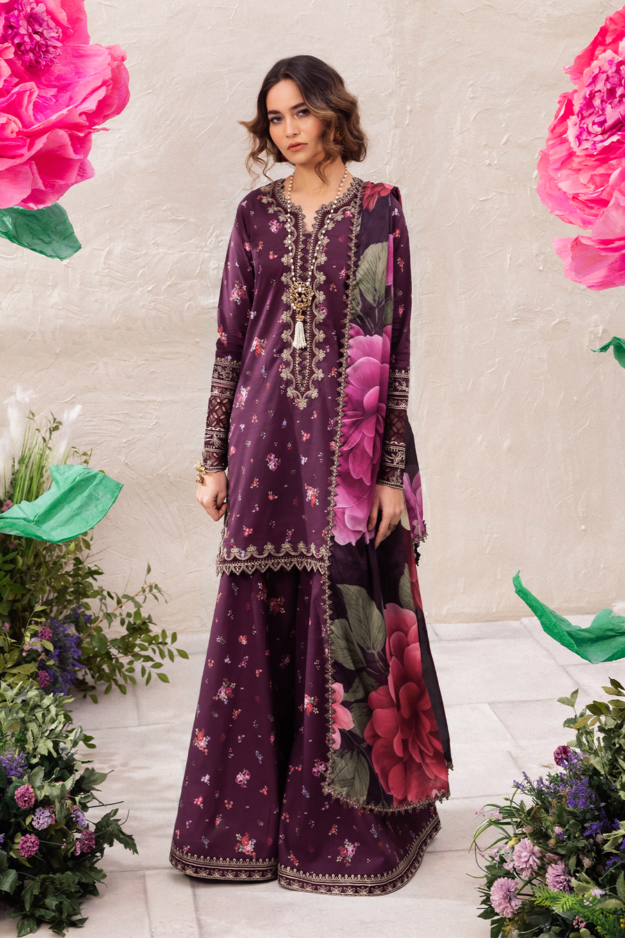 Iznik | Dahlia Embroidered Lawn | DL-06 - House Of Anaya