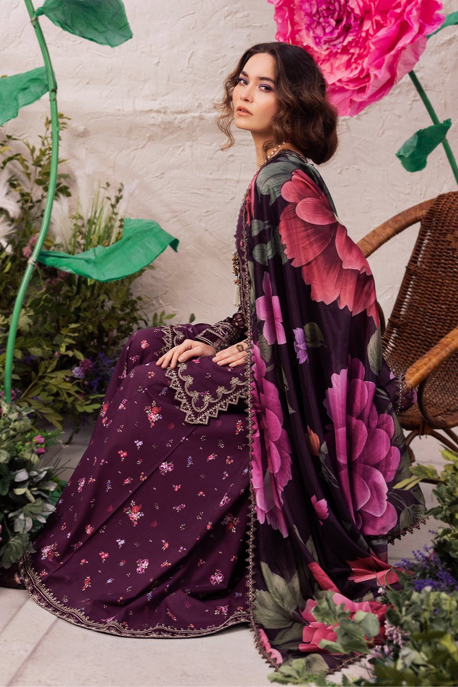 Iznik | Dahlia Embroidered Lawn | DL-06 - House Of Anaya