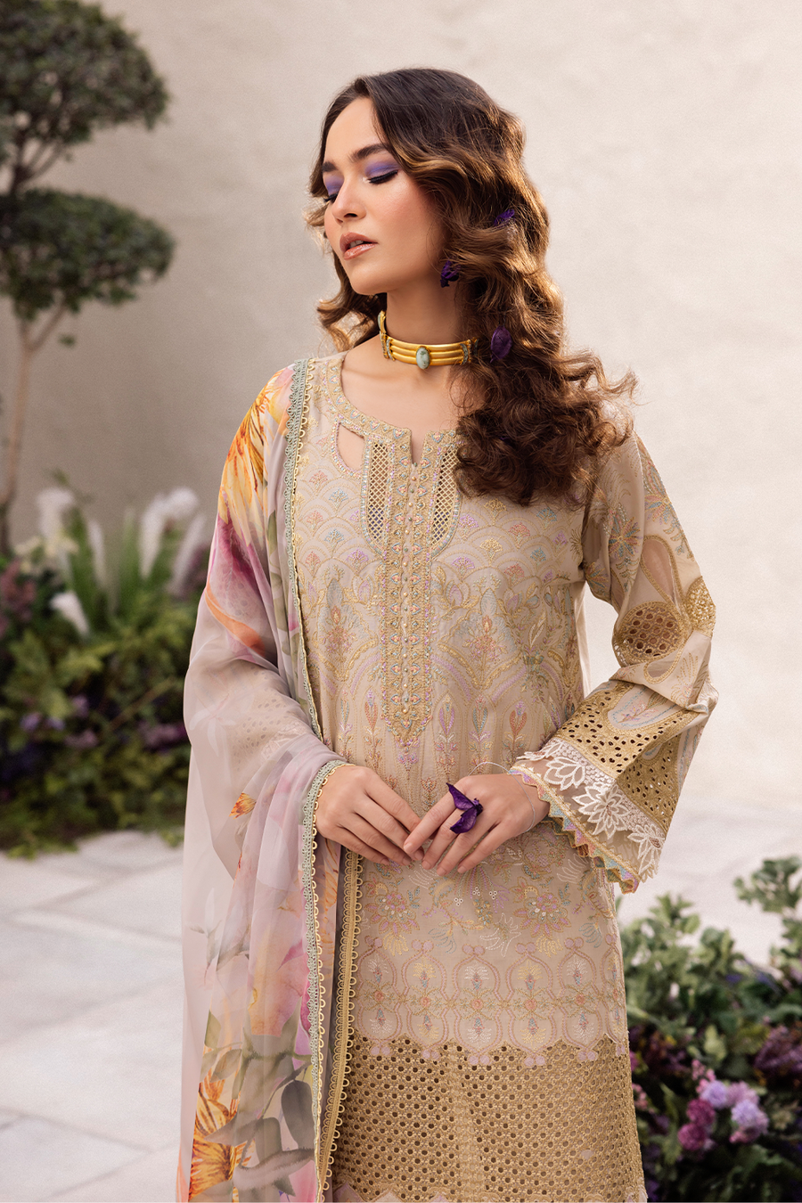 Iznik | Dahlia Embroidered Lawn | DL-03 - House Of Anaya