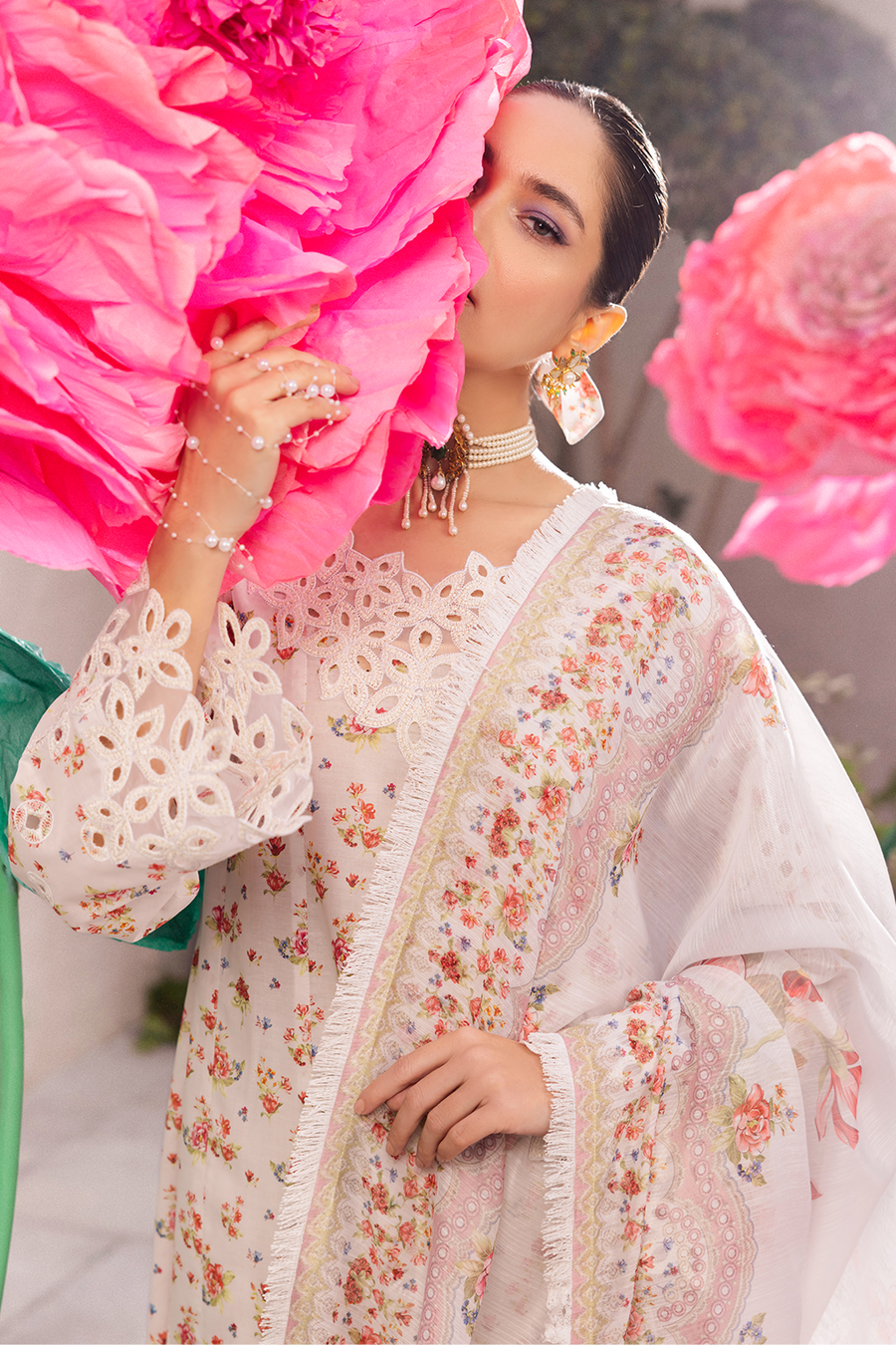 Iznik | Dahlia Embroidered Lawn | DL-05 - House Of Anaya